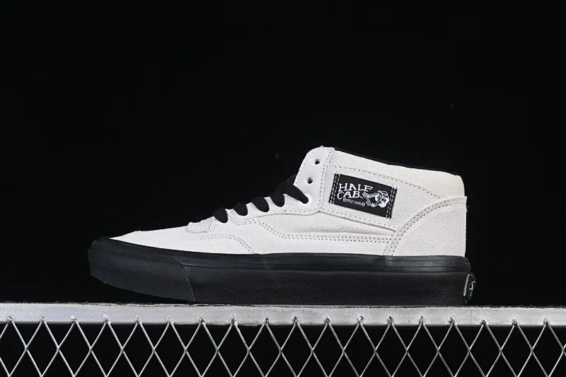 All categories Vans Vans series Vans Mid Vans China Vans Half Cab 33 Vans official retro casual simple versatile skateboard shoes VN000CXJYB2